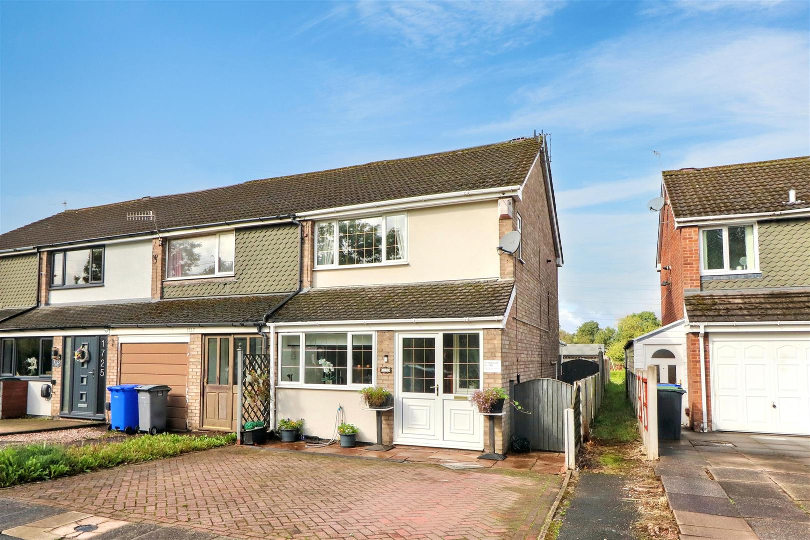 3 bed property in Leek Road, Stoke-On-Trent